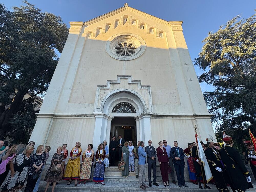 <p>Proslavljen Dan Bokeljske mornarice 809 - podružnice Herceg Novi, Dan Svetog Jeronima – zaštitnika grada i Dan oslobođenja Herceg Novog od turske vlasti 1687. godine</p>