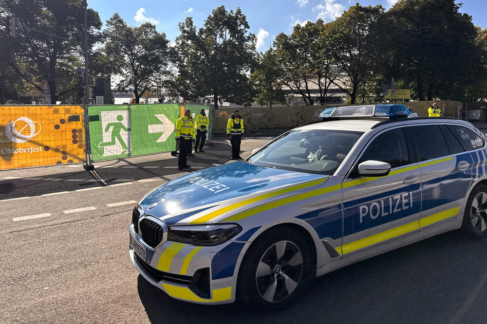 Policajci na ulazu u Oktoberfest, Foto: REUTERS
