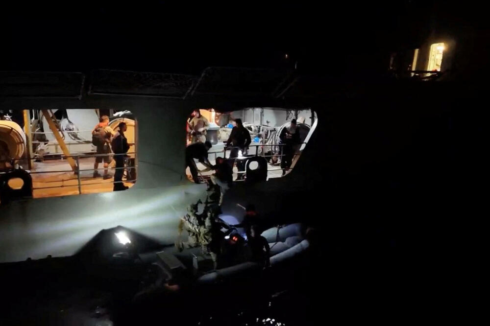 Spasilačka misija nakon napada na holandski brod, Foto: REUTERS