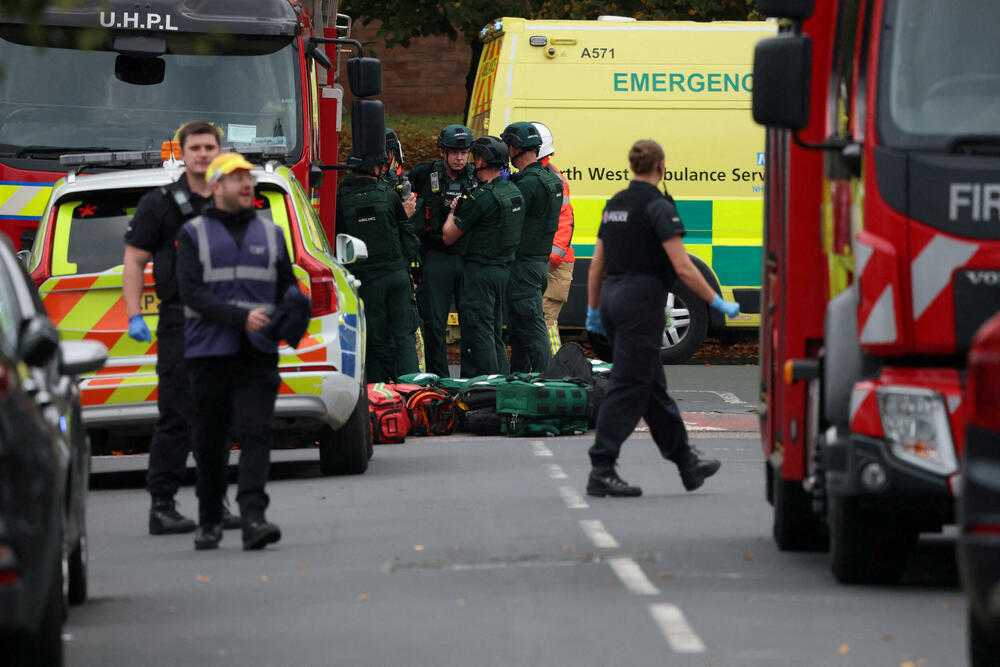Četvoro ljudi povrijeđeno u napadu kolima i nožem ispred sinagoge...