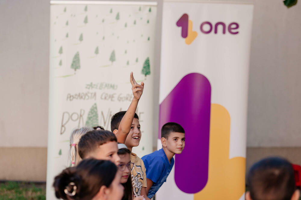 <p><em>Kada šuma gori, cijelo društvo je na nogama.</em></p>