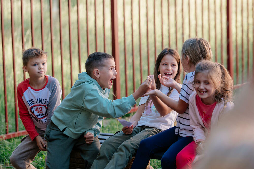 <p><em>Kada šuma gori, cijelo društvo je na nogama.</em></p>
