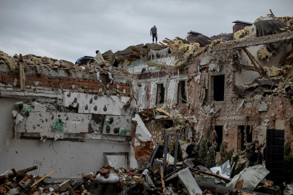 Uništene zgrade u ruskim raketnim napadima na Kijev 28. septembra, Foto: Rojters