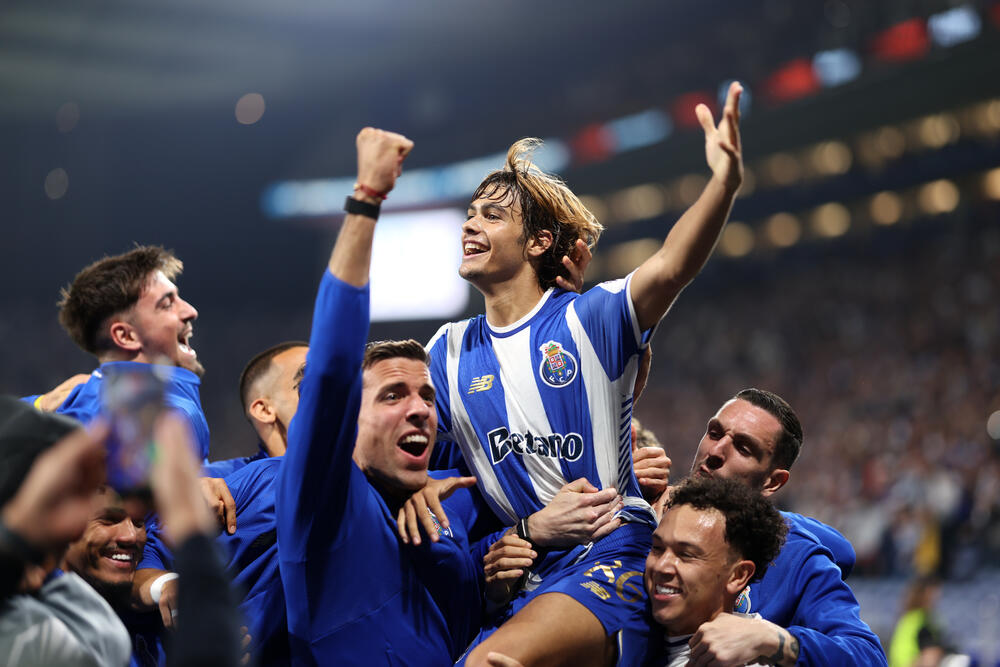 Dinamo na vrhu Lige Evrope, Zvezda naivno pala u Portu