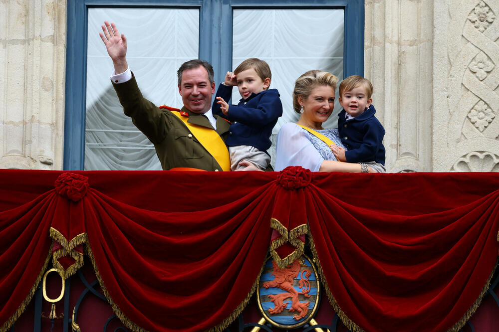 Veliki vojvoda Gijom sa suprugom Stefani i sinovima, Foto: Reuters