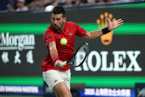 Klasik u Šangaju na oduševljenje navijača: Đoković bolji od Čilića...