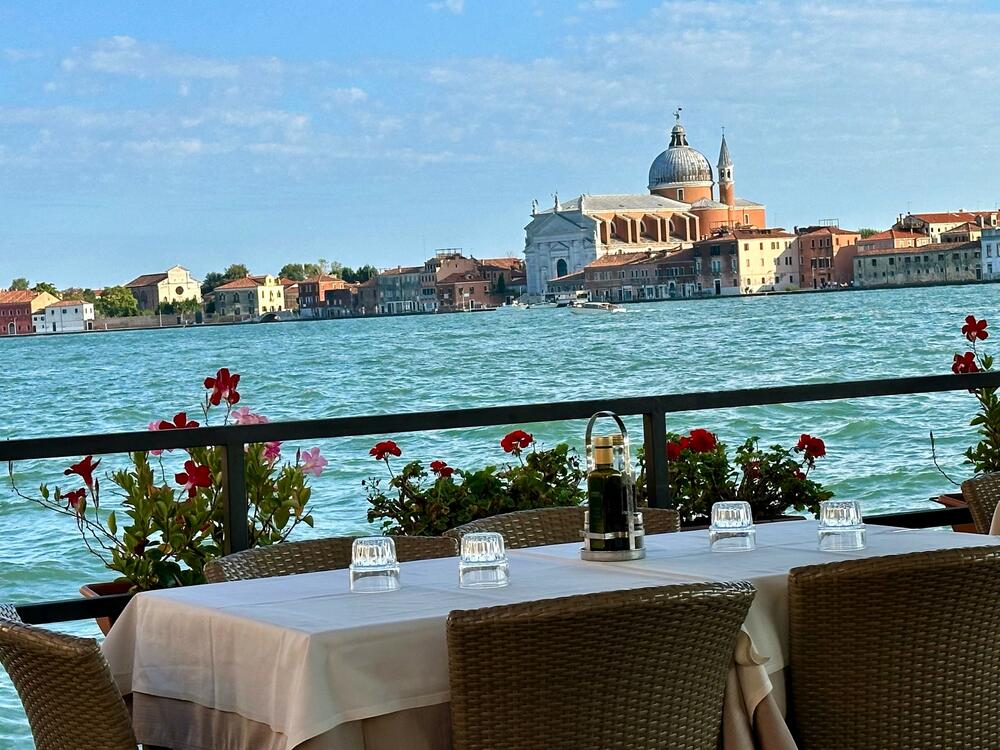 Restoran sa pogledom na crkvu Il Redentore