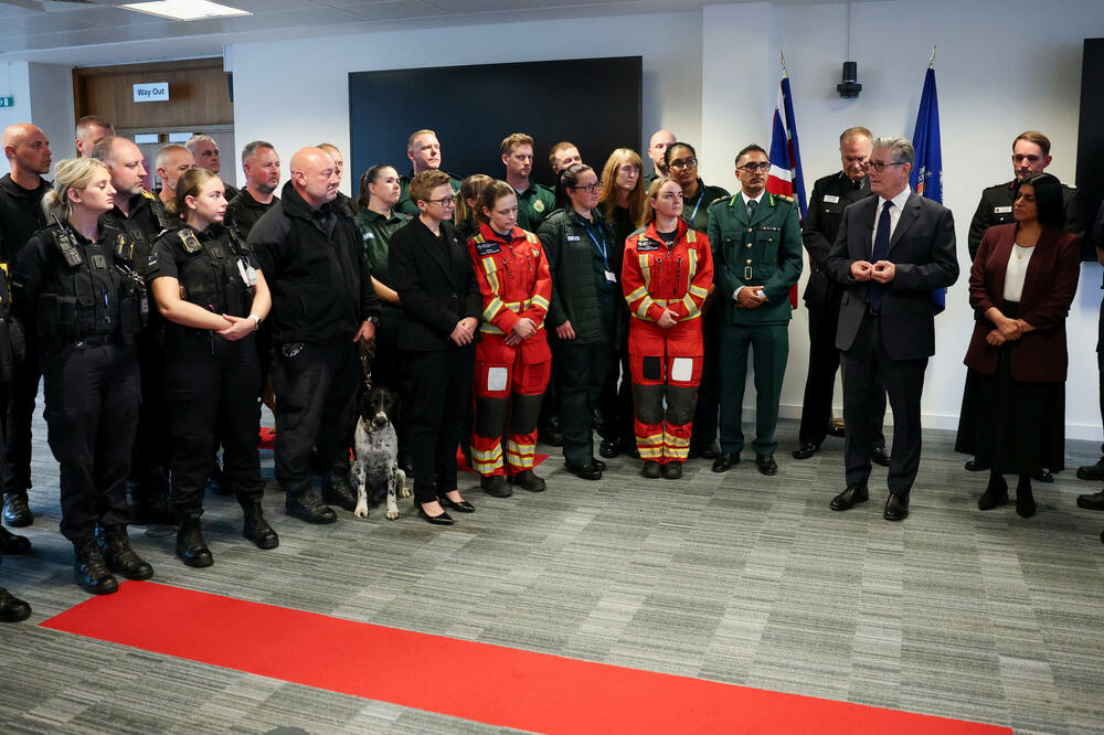 Starmer i Šabana Mahmud juče u sjedištu mančesterske policije