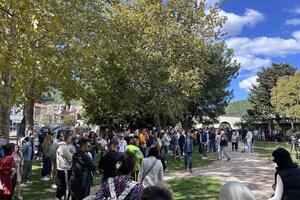 Građani se protive rušenju turističkog naselja Slovenska plaža;...