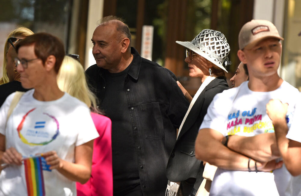 <p>"Sloboda se osvaja i gradi odlučnošću i hrabrošću. Otpor znači da se ne povlačimo pod silom mržnje, već da se borimo za prava koja su naša po rođenju"</p>