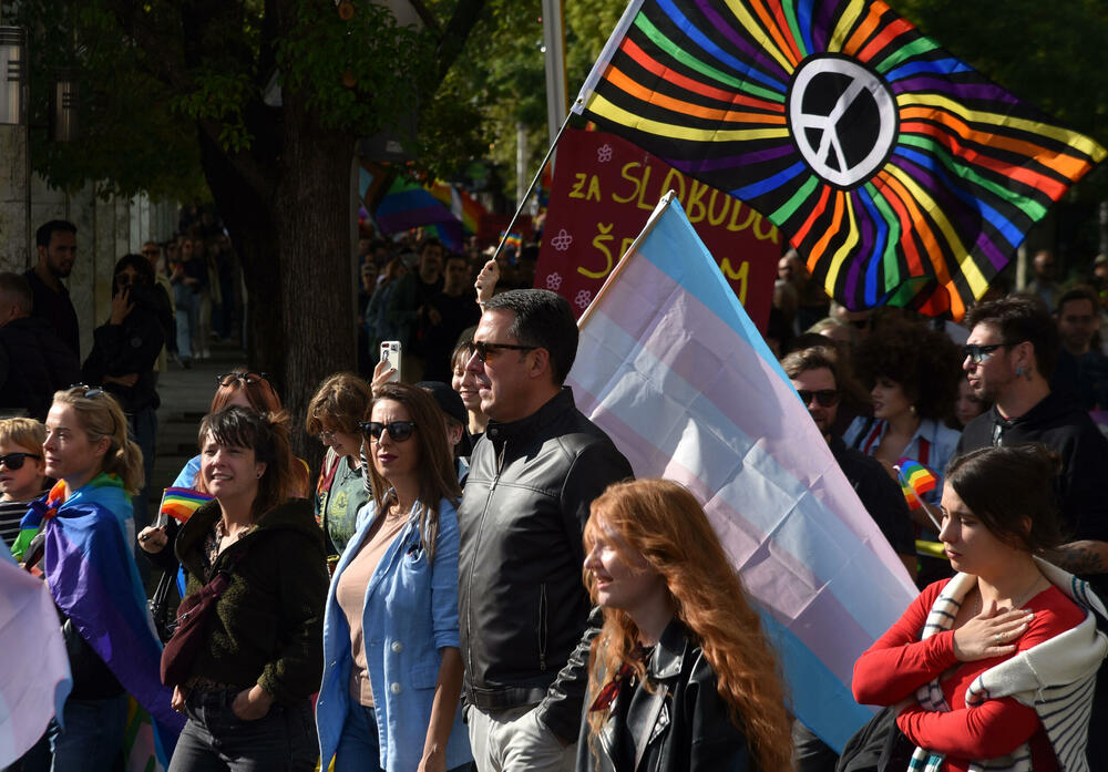 <p>"Sloboda se osvaja i gradi odlučnošću i hrabrošću. Otpor znači da se ne povlačimo pod silom mržnje, već da se borimo za prava koja su naša po rođenju"</p>