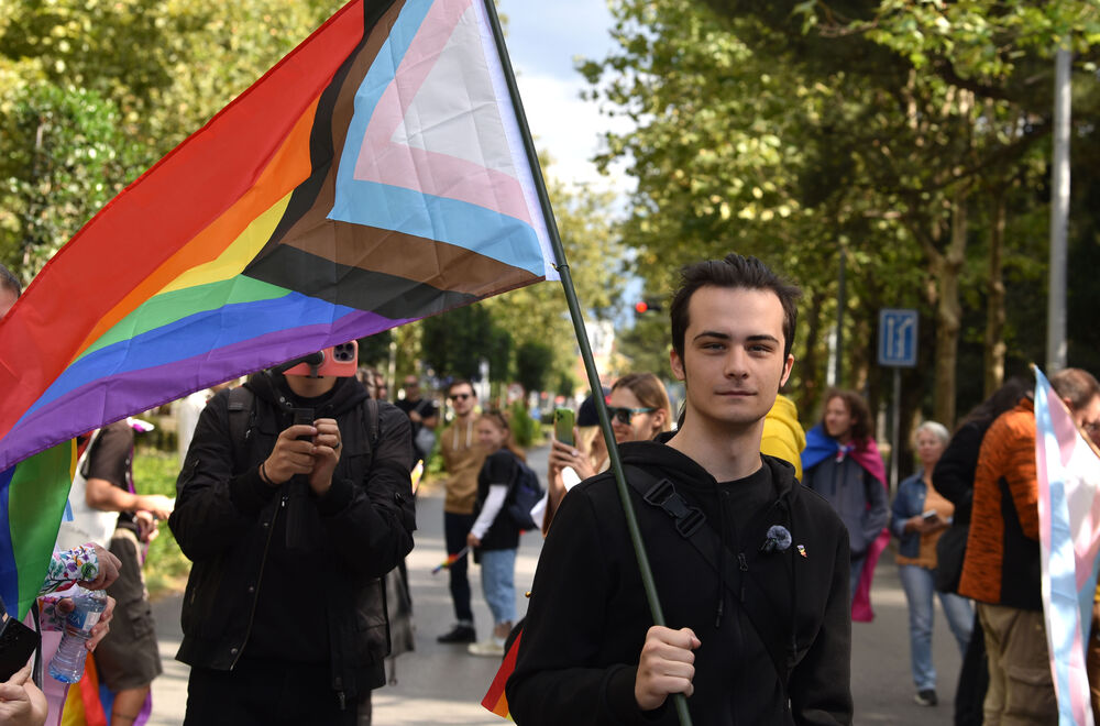 <p>"Sloboda se osvaja i gradi odlučnošću i hrabrošću. Otpor znači da se ne povlačimo pod silom mržnje, već da se borimo za prava koja su naša po rođenju"</p>