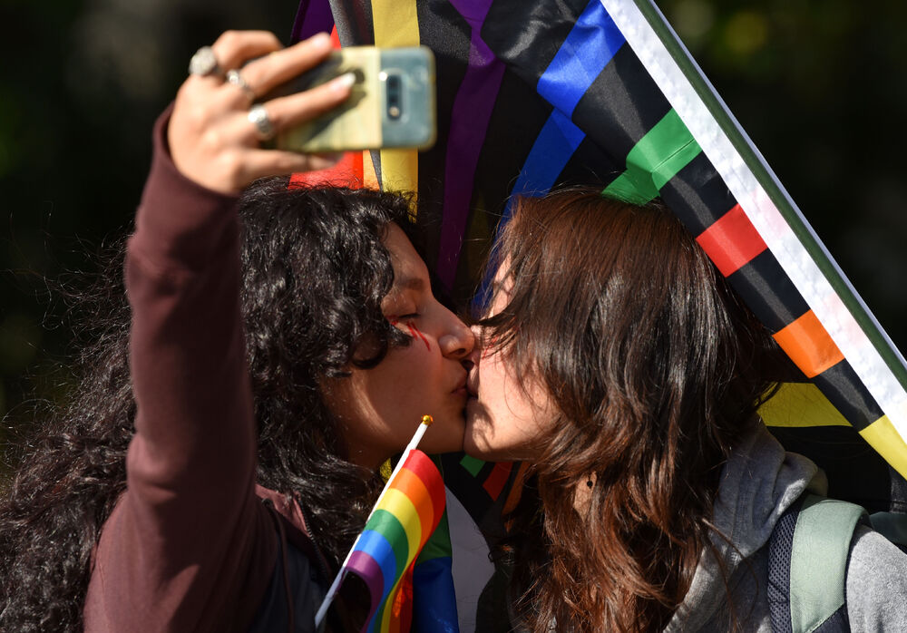 <p>"Sloboda se osvaja i gradi odlučnošću i hrabrošću. Otpor znači da se ne povlačimo pod silom mržnje, već da se borimo za prava koja su naša po rođenju"</p>