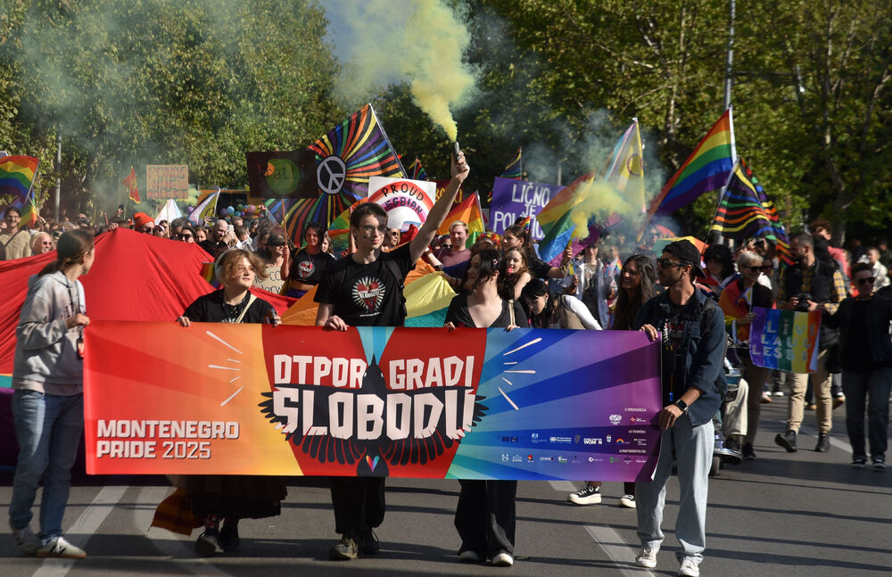 <p>"Sloboda se osvaja i gradi odlučnošću i hrabrošću. Otpor znači da se ne povlačimo pod silom mržnje, već da se borimo za prava koja su naša po rođenju"</p>