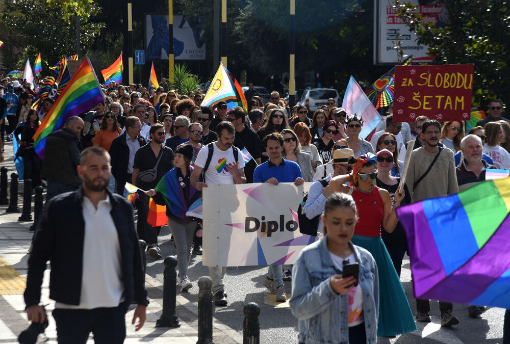 <p>"Sloboda se osvaja i gradi odlučnošću i hrabrošću. Otpor znači da se ne povlačimo pod silom mržnje, već da se borimo za prava koja su naša po rođenju"</p>
