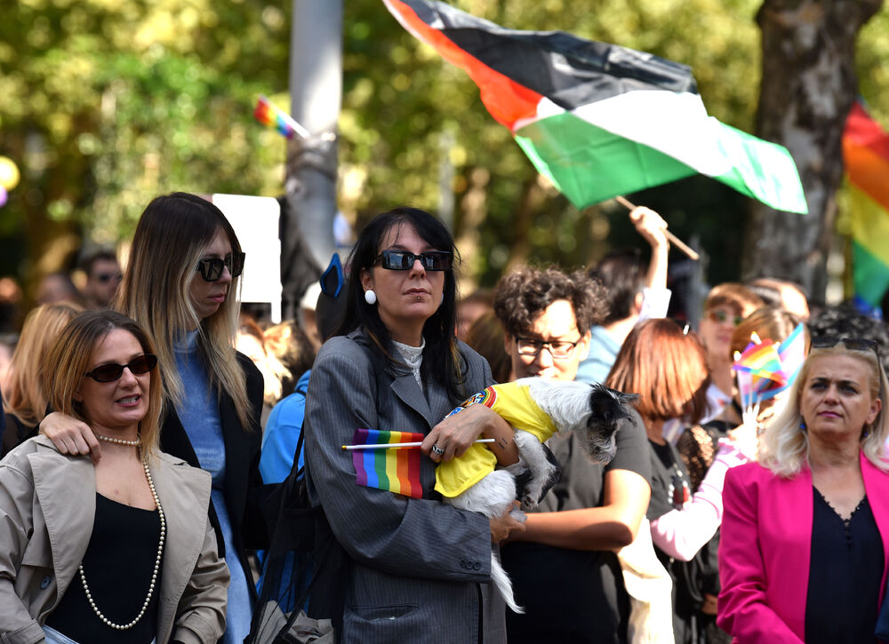 <p>"Sloboda se osvaja i gradi odlučnošću i hrabrošću. Otpor znači da se ne povlačimo pod silom mržnje, već da se borimo za prava koja su naša po rođenju"</p>