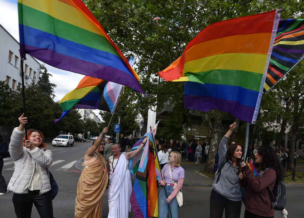 <p>"Sloboda se osvaja i gradi odlučnošću i hrabrošću. Otpor znači da se ne povlačimo pod silom mržnje, već da se borimo za prava koja su naša po rođenju"</p>