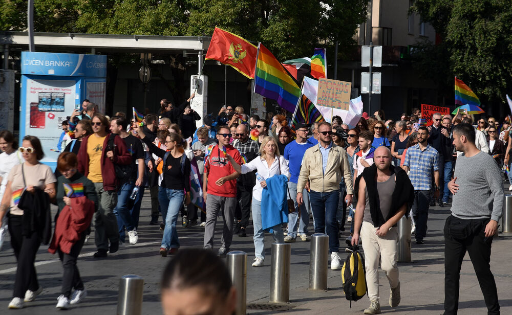 <p>"Sloboda se osvaja i gradi odlučnošću i hrabrošću. Otpor znači da se ne povlačimo pod silom mržnje, već da se borimo za prava koja su naša po rođenju"</p>