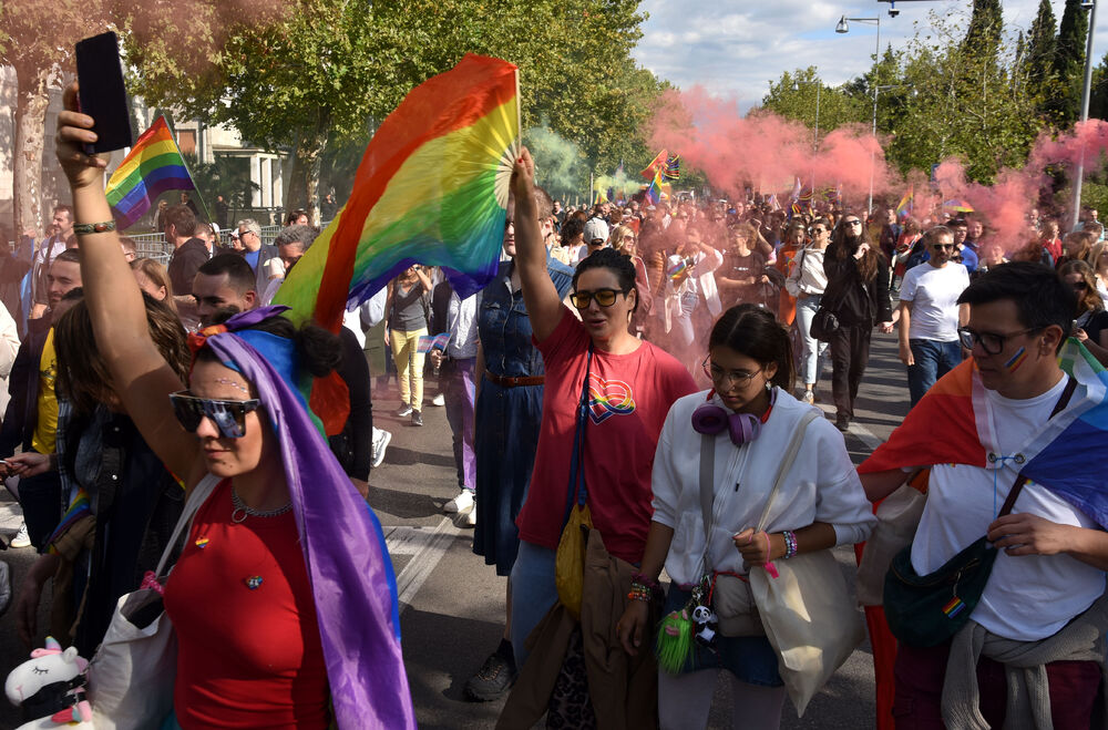 <p>"Sloboda se osvaja i gradi odlučnošću i hrabrošću. Otpor znači da se ne povlačimo pod silom mržnje, već da se borimo za prava koja su naša po rođenju"</p>