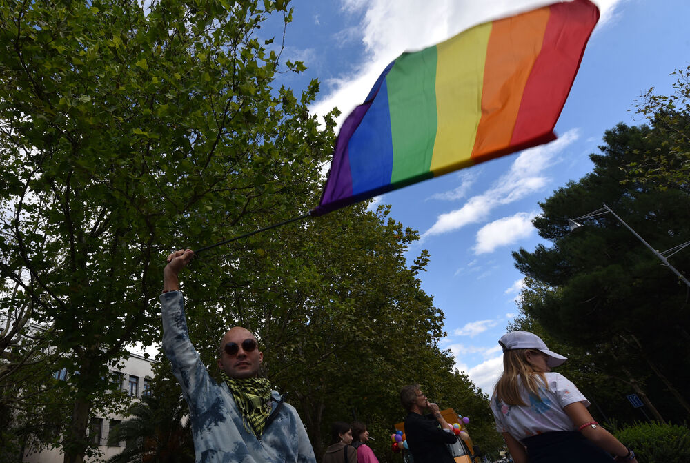 <p>"Sloboda se osvaja i gradi odlučnošću i hrabrošću. Otpor znači da se ne povlačimo pod silom mržnje, već da se borimo za prava koja su naša po rođenju"</p>