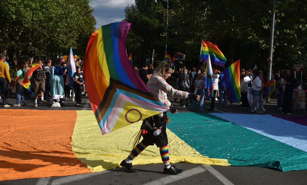 <p>"Sloboda se osvaja i gradi odlučnošću i hrabrošću. Otpor znači da se ne povlačimo pod silom mržnje, već da se borimo za prava koja su naša po rođenju"</p>