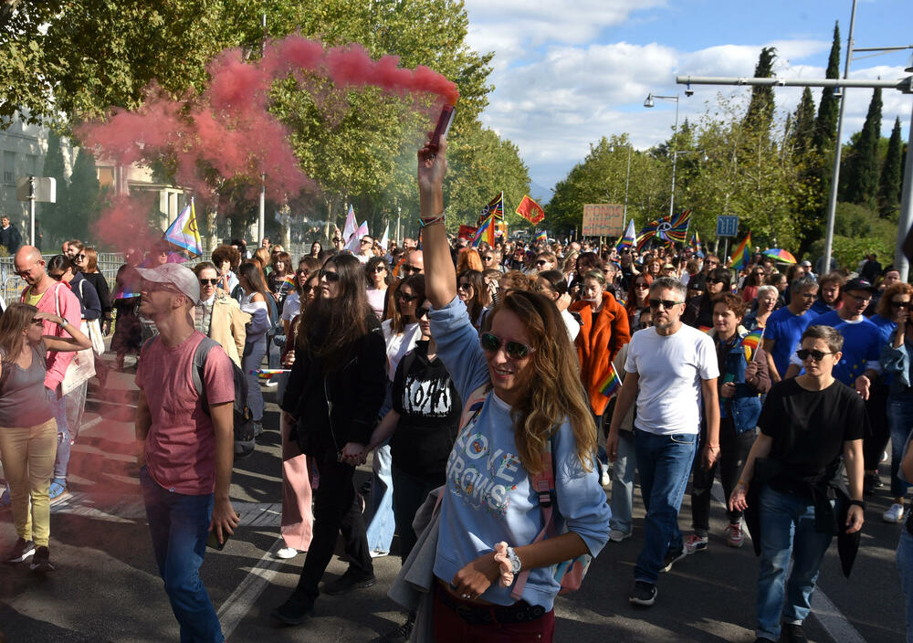 <p>"Sloboda se osvaja i gradi odlučnošću i hrabrošću. Otpor znači da se ne povlačimo pod silom mržnje, već da se borimo za prava koja su naša po rođenju"</p>