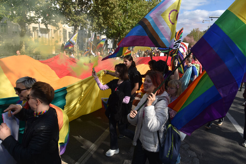 <p>"Sloboda se osvaja i gradi odlučnošću i hrabrošću. Otpor znači da se ne povlačimo pod silom mržnje, već da se borimo za prava koja su naša po rođenju"</p>