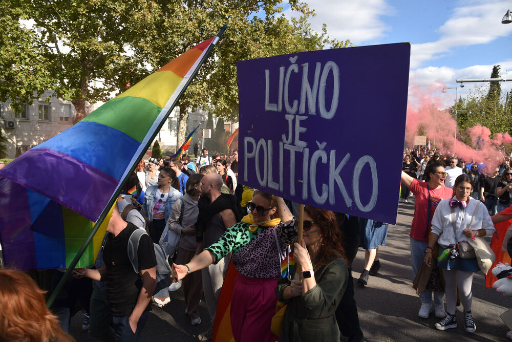 <p>"Sloboda se osvaja i gradi odlučnošću i hrabrošću. Otpor znači da se ne povlačimo pod silom mržnje, već da se borimo za prava koja su naša po rođenju"</p>