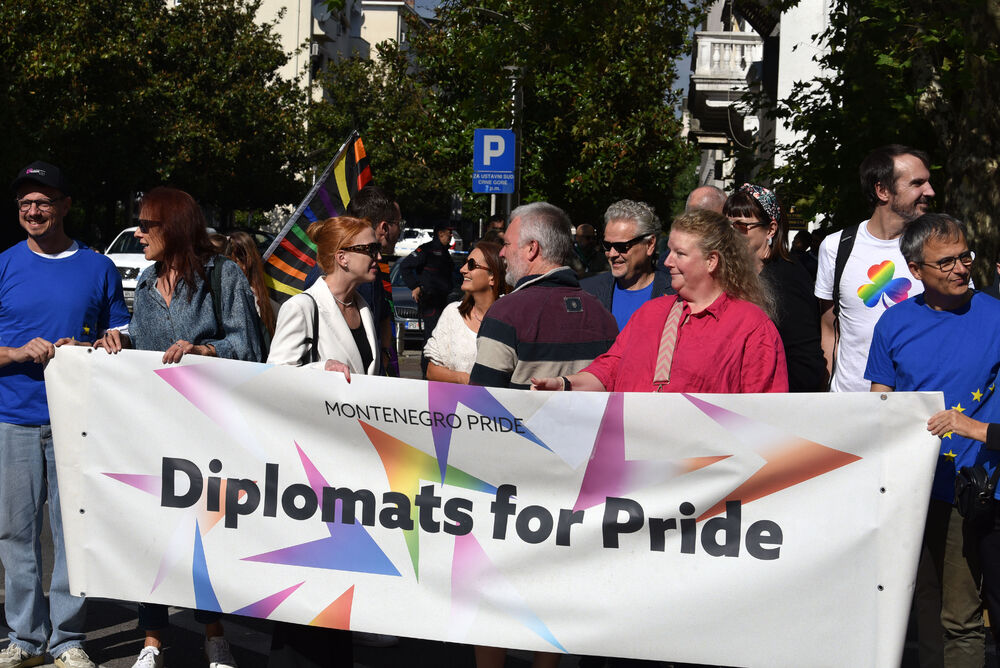 <p>"Sloboda se osvaja i gradi odlučnošću i hrabrošću. Otpor znači da se ne povlačimo pod silom mržnje, već da se borimo za prava koja su naša po rođenju"</p>