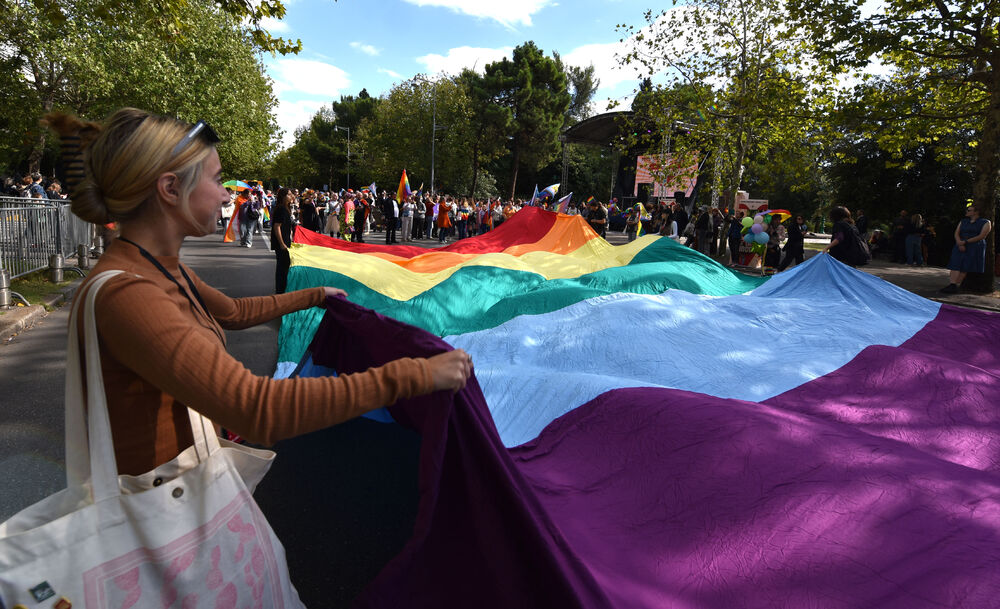 <p>"Sloboda se osvaja i gradi odlučnošću i hrabrošću. Otpor znači da se ne povlačimo pod silom mržnje, već da se borimo za prava koja su naša po rođenju"</p>