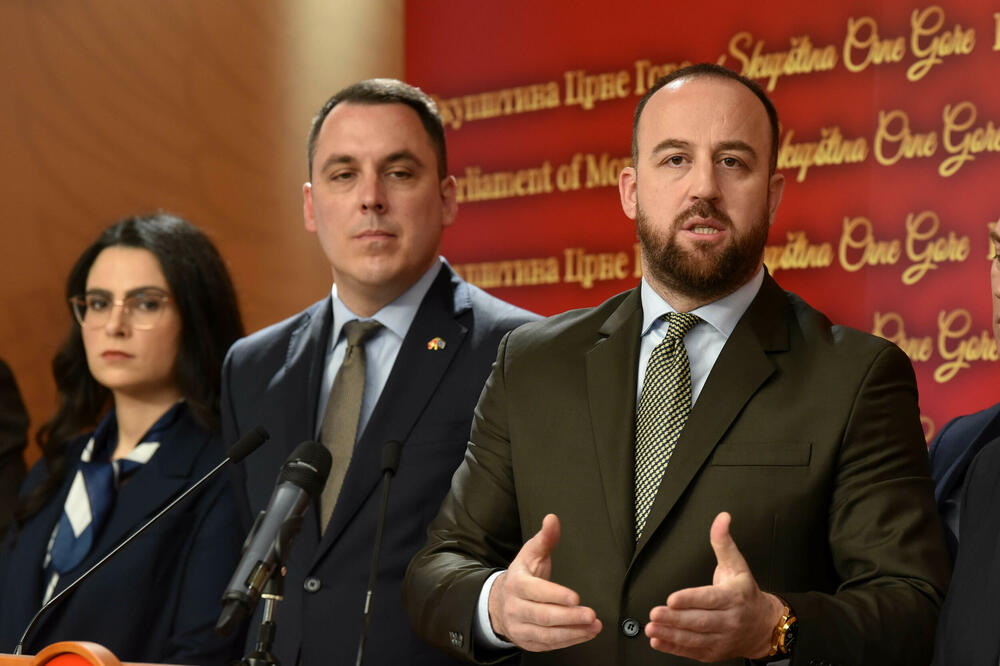 "Pravo i pravdu danas na pojedinim djelovima teritorije definiše SPC": Vuković i Nikolić, Foto: Boris Pejović