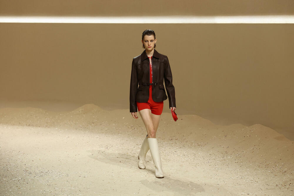 <p>Hermes je nadmašio rivale iz sektora luksuzne mode kao što su Luj Viton, Kering i Šanel, u trenutku kada se industrija suočava sa produženim padom potražnje</p>