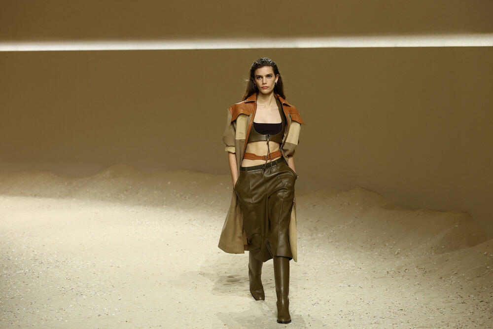 <p>Hermes je nadmašio rivale iz sektora luksuzne mode kao što su Luj Viton, Kering i Šanel, u trenutku kada se industrija suočava sa produženim padom potražnje</p>