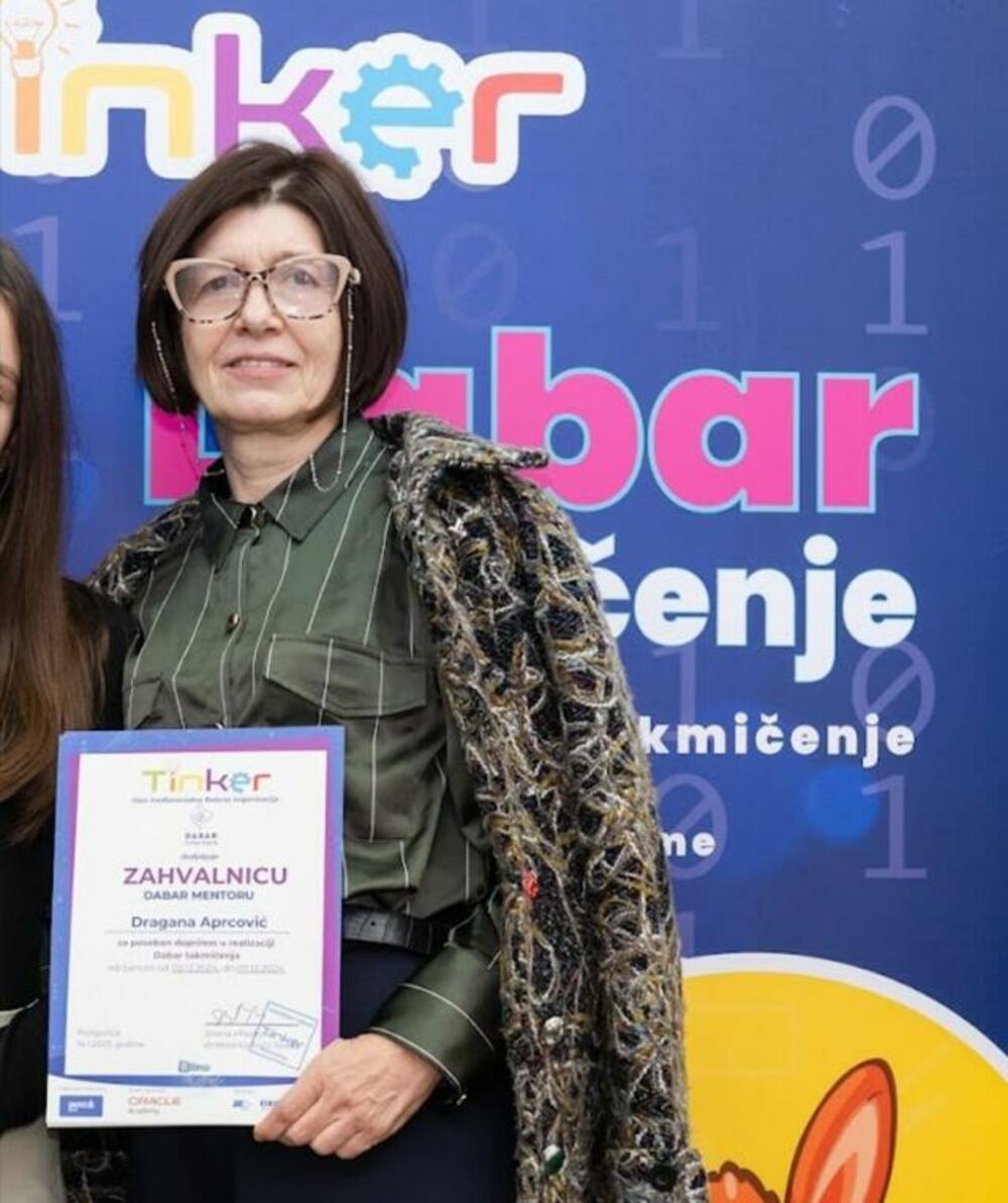 Dragana Aprcovic duže od tri decenije u učionici