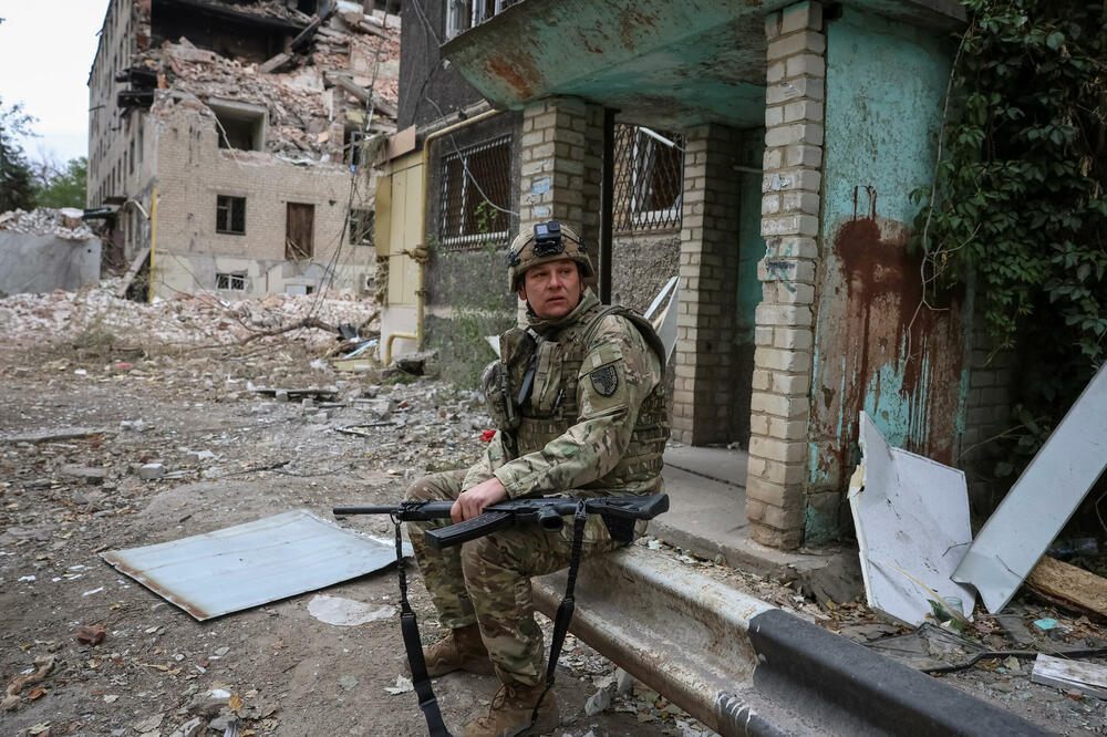 Ukrajinski vojnik u Donjeckoj oblasti 29. septembra, Foto: Rojters