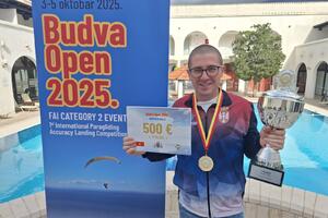 Prvi međunarodni paraglajding kup: Pavlov na tronu