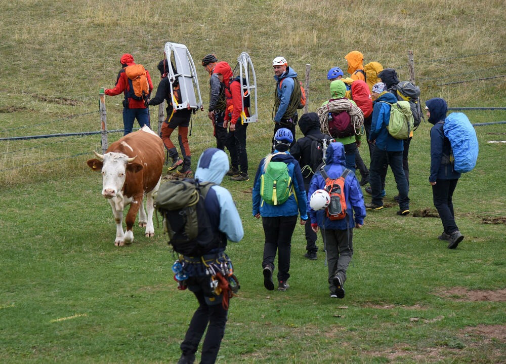 <p>Da bi neko dobio zvanje gorskog spasioca, mora sve da zna na ispitu, u suprotnom - pada, kaže prvi čovjek GSS-a Željko Loncović</p>
