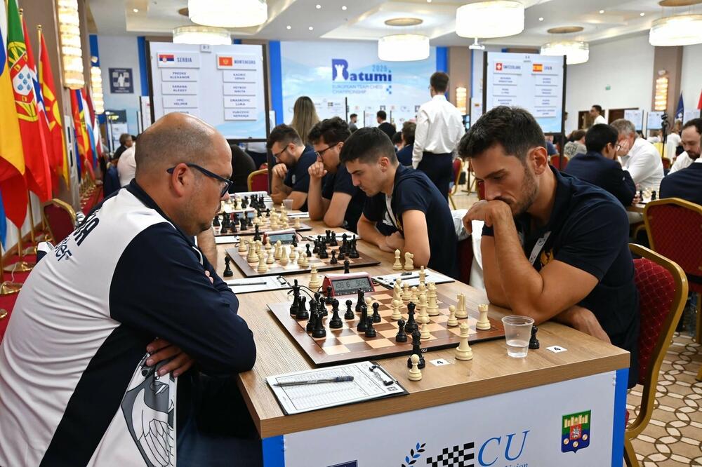 Crnogoski šahista Nemanja Vukčević (desno), Foto: ŠSCG