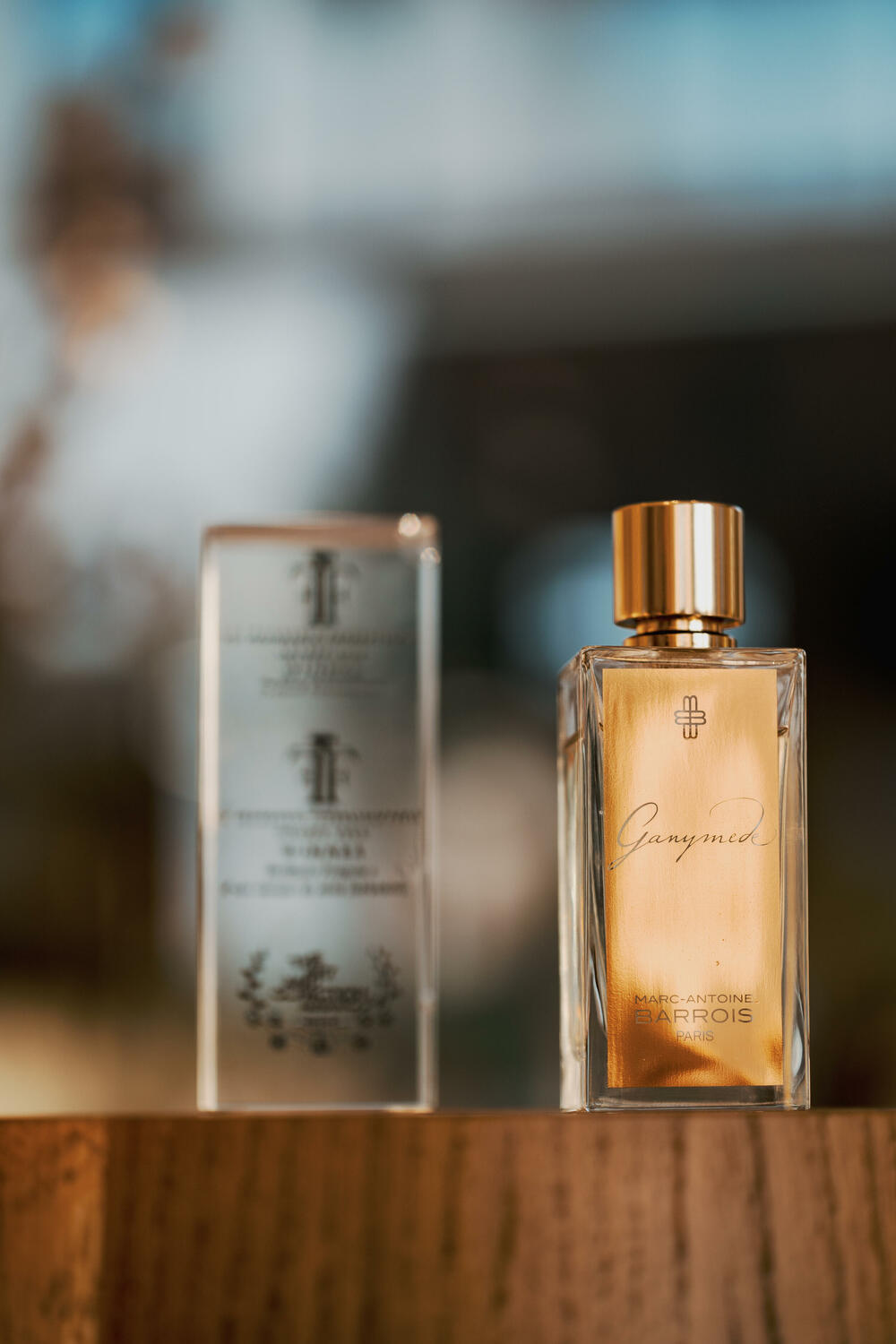 <p>Ako bi parfimerstvo imalo “hitmejkera”, onda bi to bio Quentin Bisch. Svjetski priznati parfimer koji je potpisao desetine bestselera s pravom se smatra jednim od najboljih na svijetu.</p>