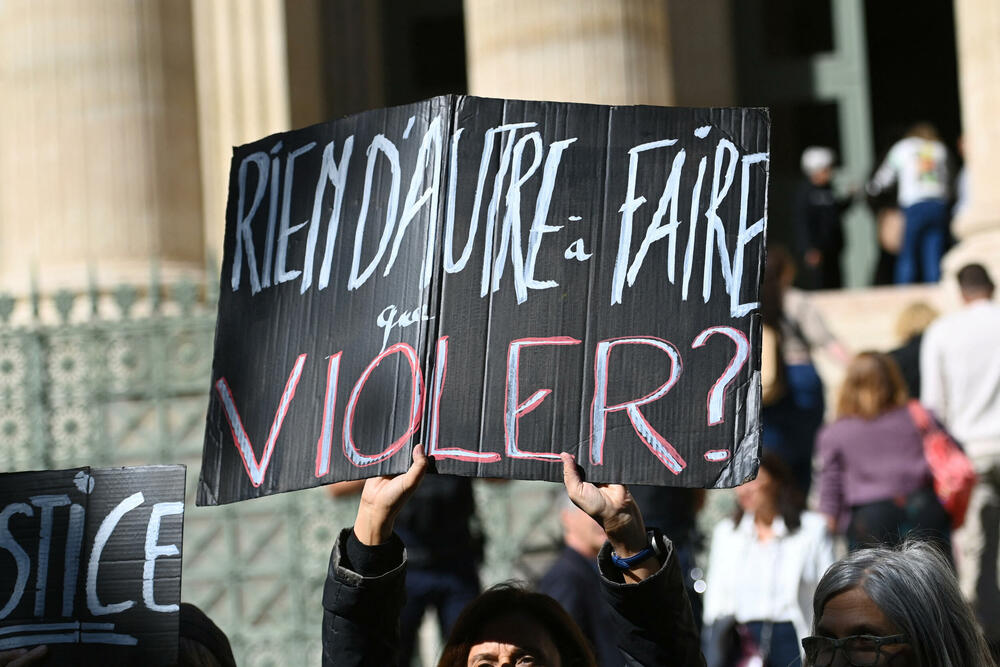 <p>Sedamdesetdvogodišnja Peliko postala je feministička heroina i u domovini i u svijetu, jer se odrekla prava na anonimnost i suočila sa svojim zlostavljačima pred sudom, pretvorivši suđenje u ispitivanje rasprostranjenosti seksualnog nasilja</p>