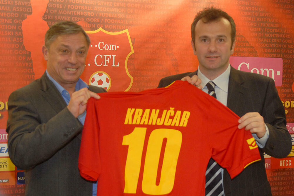 Kranjčar i Dejan Savićević, predsjednik FSCG, prilikom potpisivanja ugovora početkom 2010., Foto: FSCG/Savo Prelević