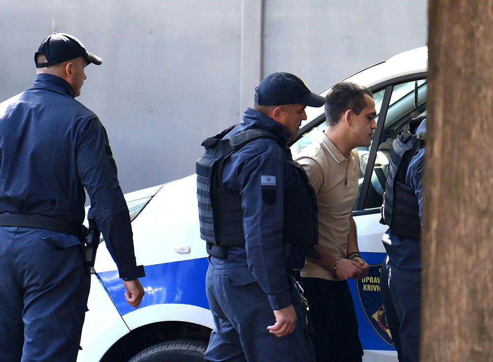 <p>Sud je prihvatio zahtjev da se glavni pretres odloži kako bi se branilac upoznao sa spisima</p>