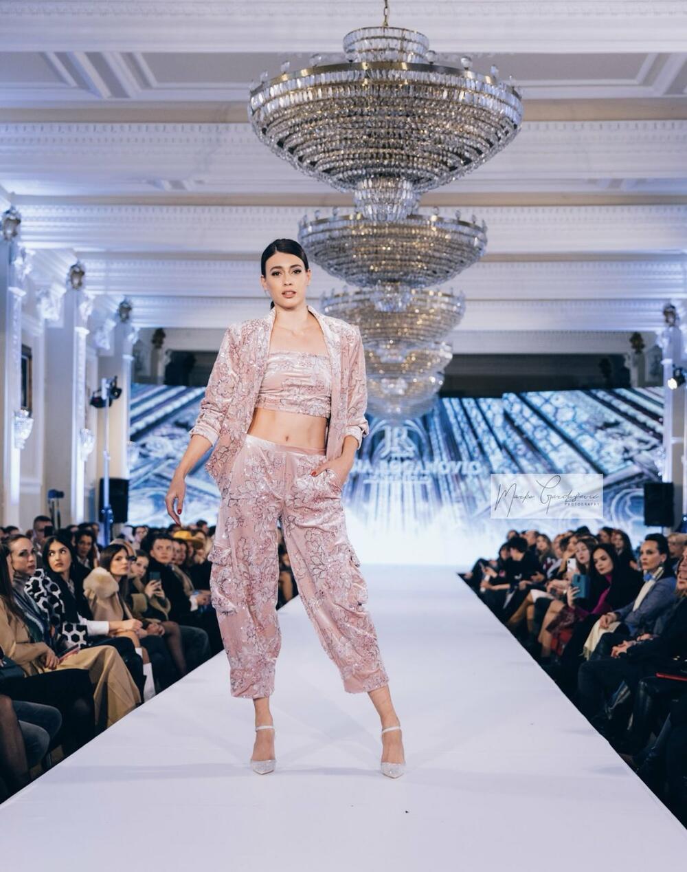 Model iz prošle kolekcije Jelene Roganović