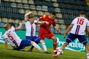 Krstović "razbija" farsku odbranu: Mnogo su neugodni