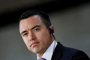 Pucano na kola predsjednika Ekvadora, on nije povrijeđen