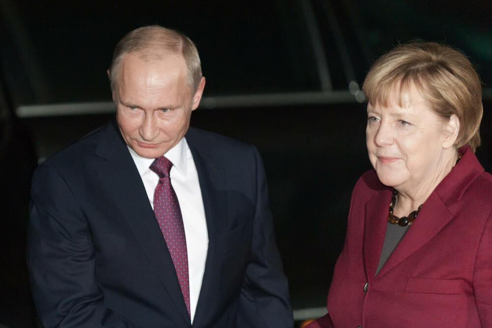Putin i Merkel 2016. godine, Foto: REUTERS