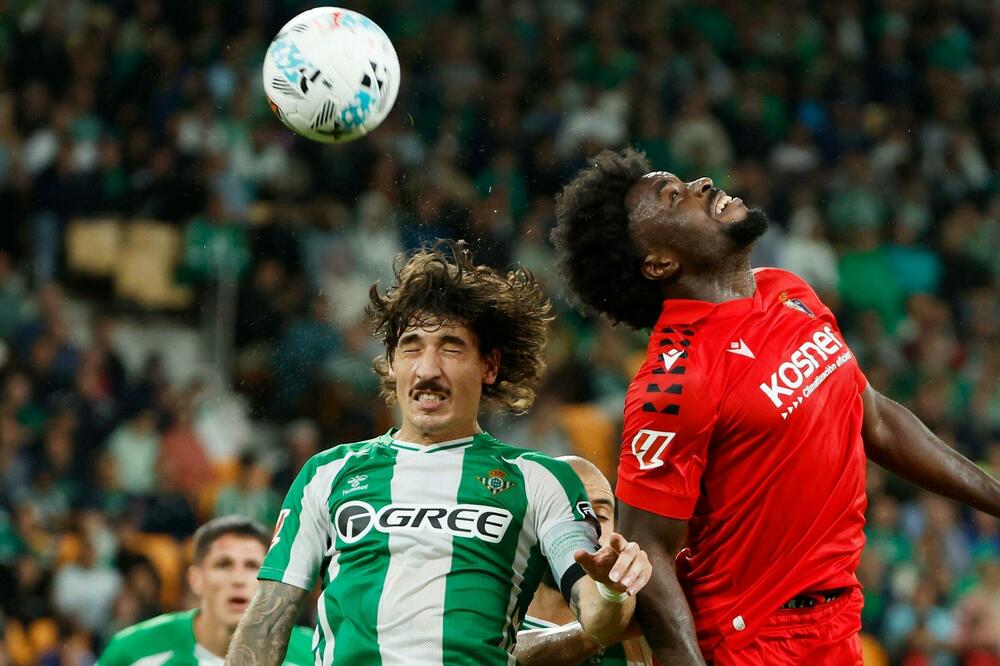 Ektor Beljerin u duelu, Foto: Julio Munoz/EPA/Shutterstock