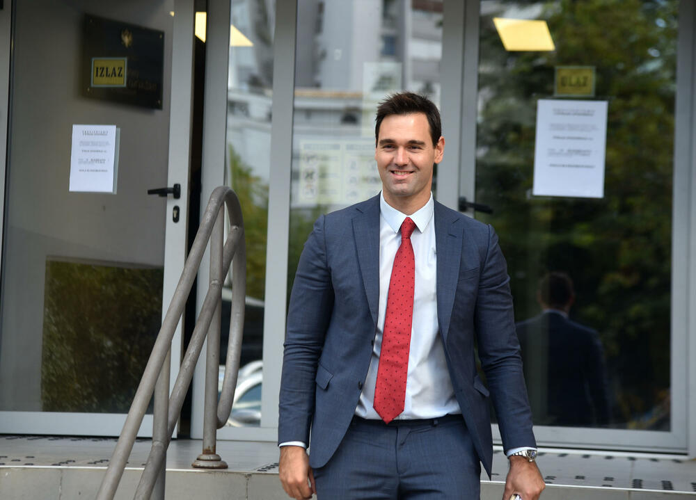 <p>Lazović i Raičević odgovaraju zbog navodnog mučenja pripadnika organizovanog kriminalnog škaljarskog klana Jovana Mrvaljevića, nakon što je krajem decembra 2020. godine priveden u Nikšiću</p>