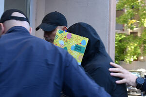 Suđenje Lazoviću i Raičeviću: Fantomke ne skidaju ni u Urgentnom,...