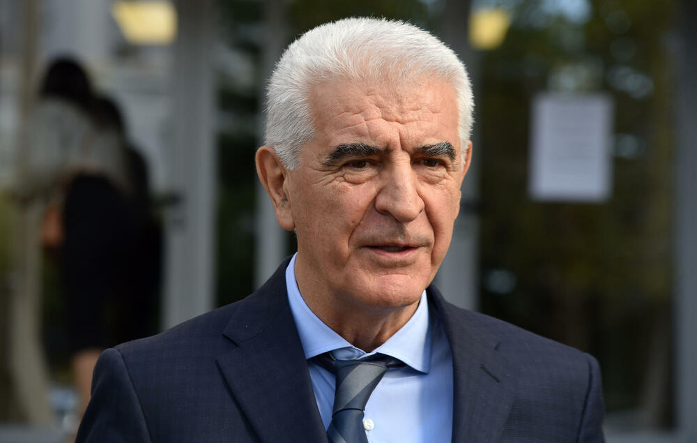 <p>Lazović i Raičević odgovaraju zbog navodnog mučenja pripadnika organizovanog kriminalnog škaljarskog klana Jovana Mrvaljevića, nakon što je krajem decembra 2020. godine priveden u Nikšiću</p>